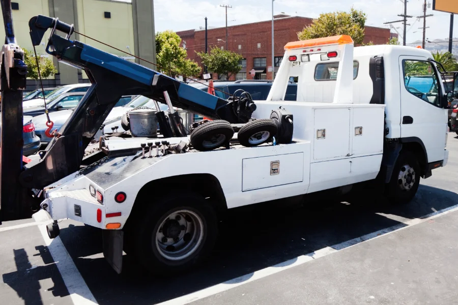 How Tow Truck Service Provides Quick Assistance During Emergencies Hayward, CA How Tow Truck Service Provides Quick Assistance During Emergencies Hayward, CA
